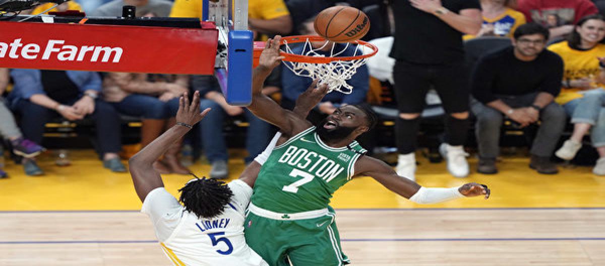 欧冠转会最新消息：巴黎圣日耳曼瞄准哈兰德加强阵容